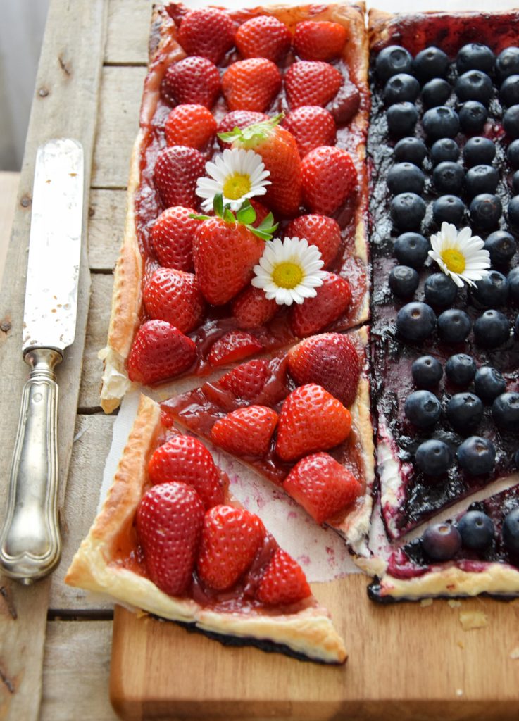 Sfogliata dolce alle fragole o ai mirtilli